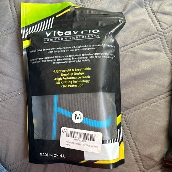 Vitavrio Knee Compression Sleeve Non Slip Breathable Black/Blue Pair Medium - Picture 3 of 5